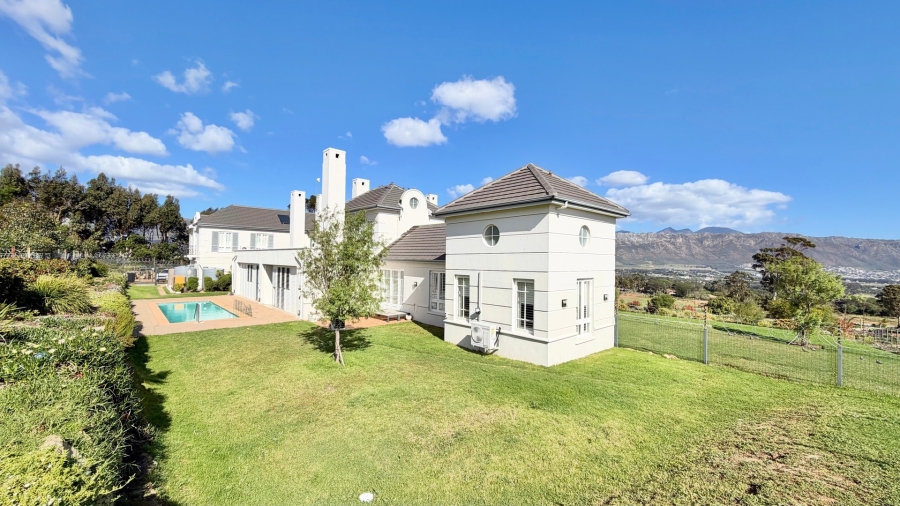 5 Bedroom Property for Sale in Sir Lowrys Pass Village Western Cape